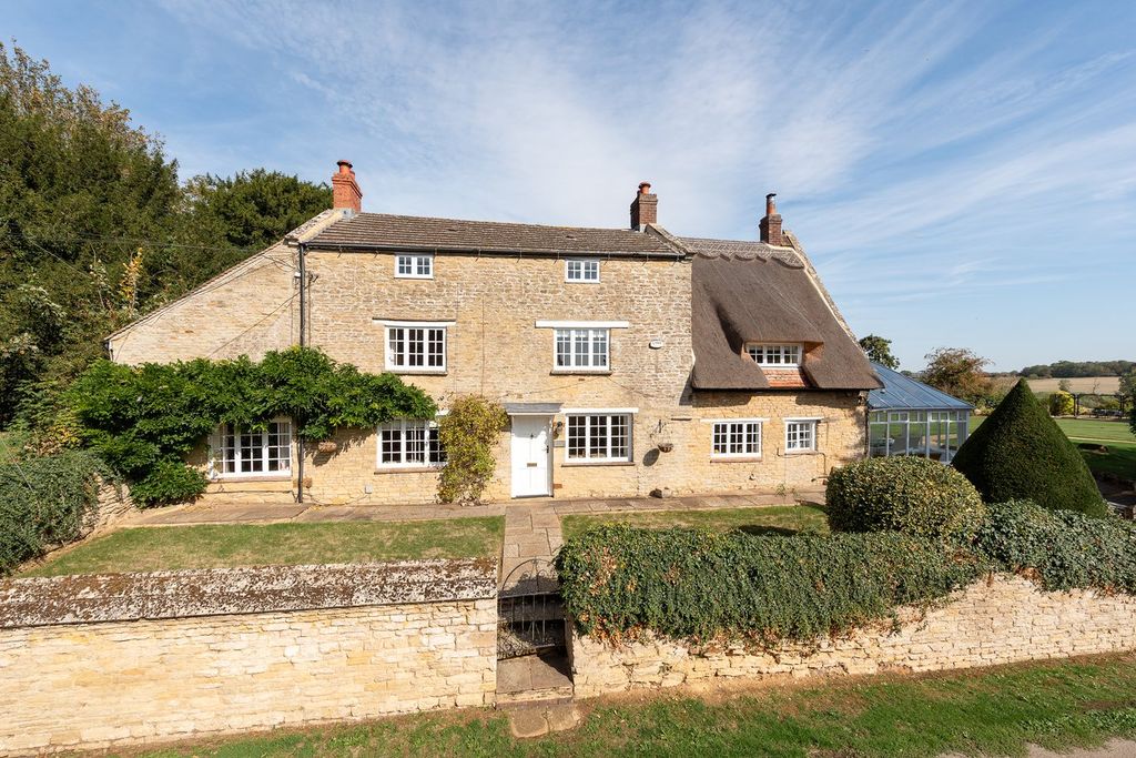 Property photo 1 of 40