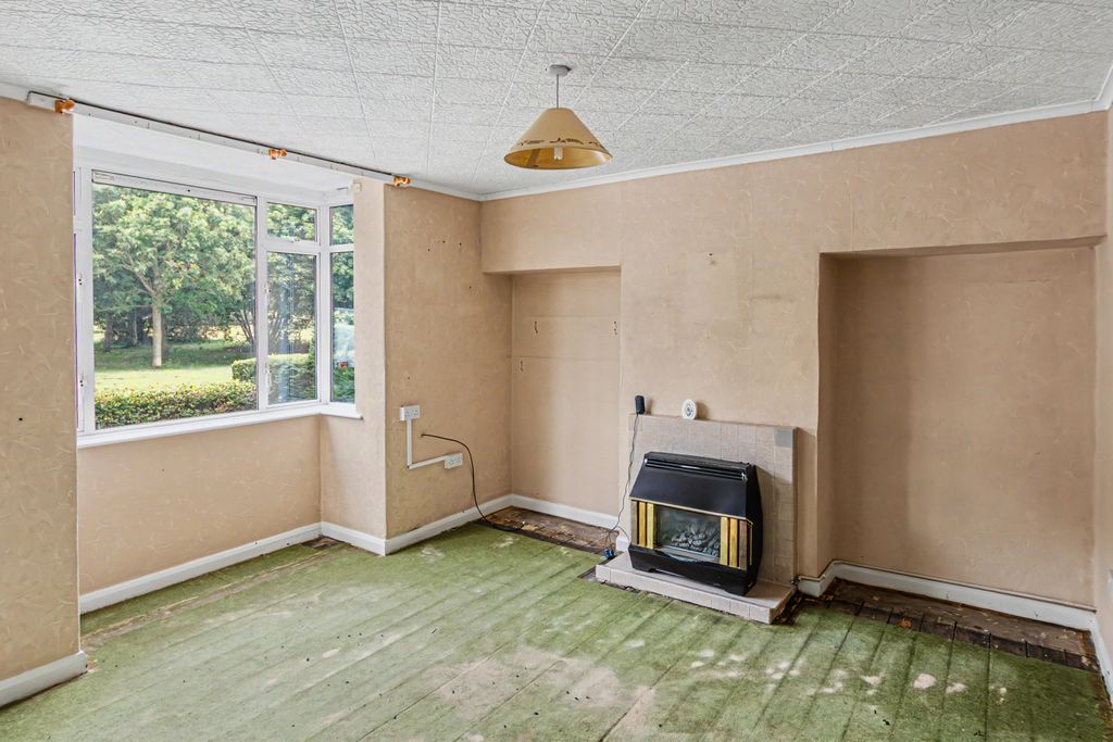 Property photo 2 of 17 3 Bremhill View, Calne, Wiltshire, Sn11 9EE