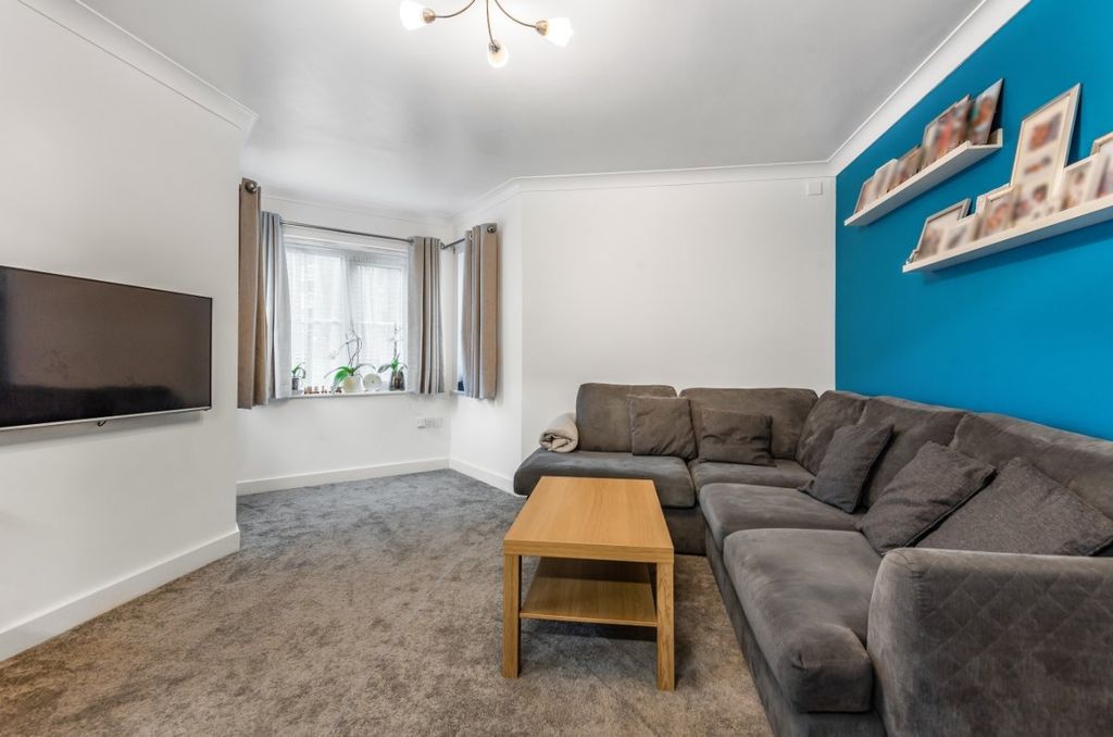 Property photo 1 of 12 659908 (2)