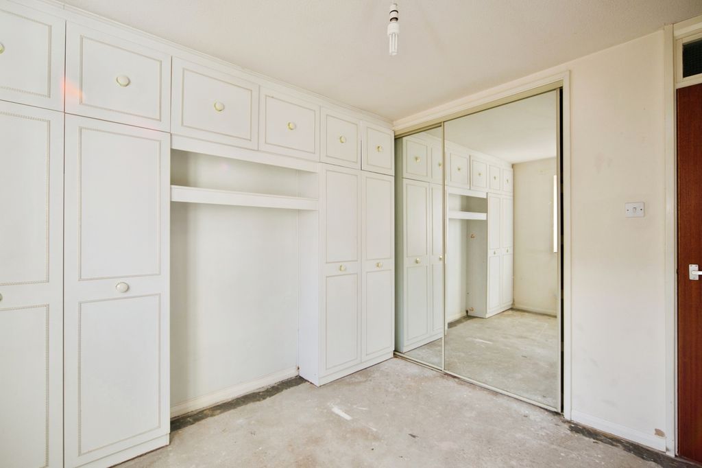 Property photo 3 of 5 Pbox-Img.Jpg