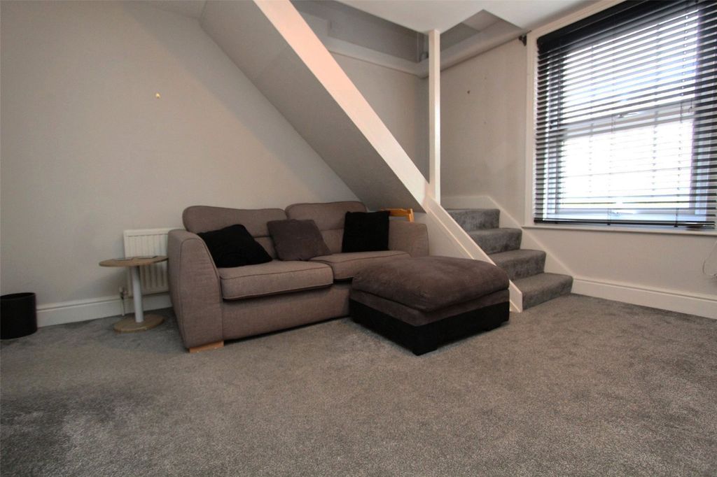 Property photo 2 of 12 Picture No. 14