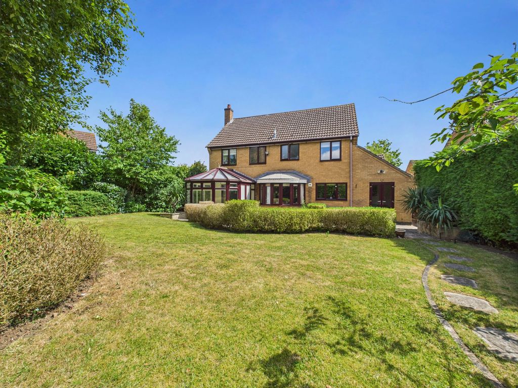 Property photo 2 of 27