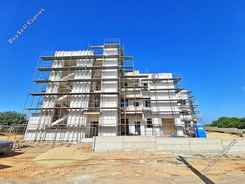 Property photo 2 of 39