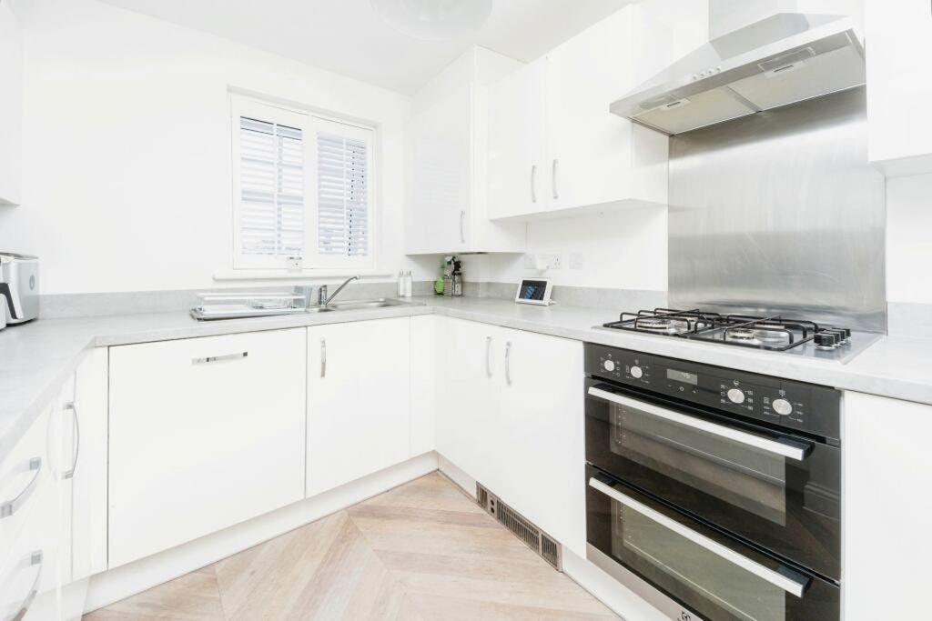 Property photo 2 of 30