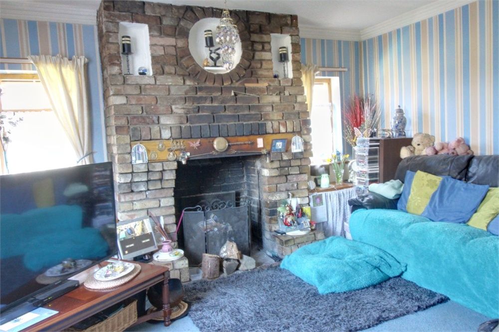 Property photo 2 of 12