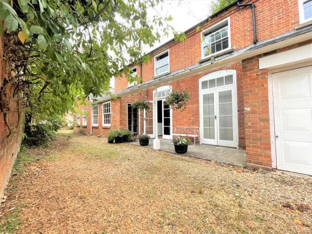 Property photo 1 of 5 External