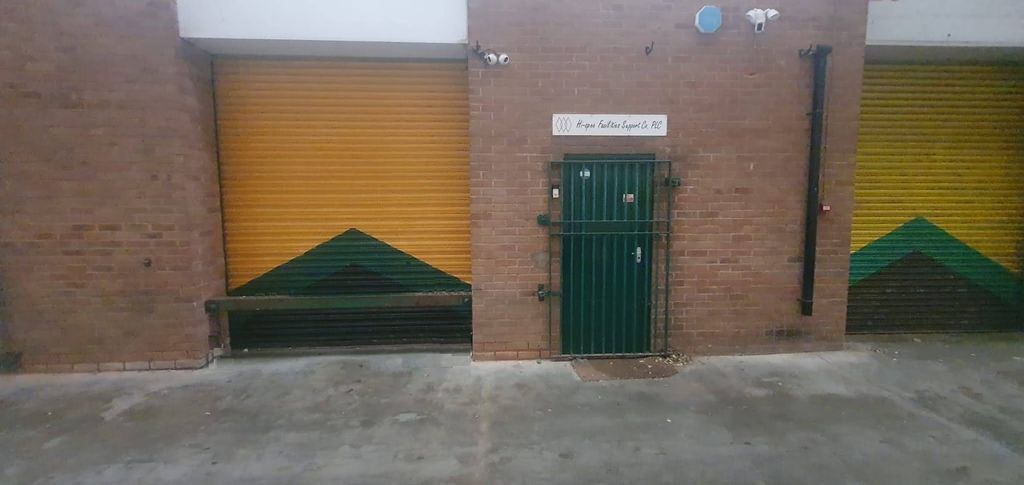 Property photo 1 of 2