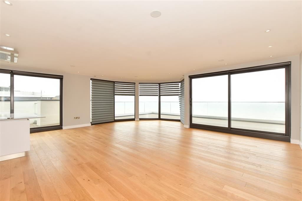 Property photo 1 of 17 Lounge/Kitchen/Diner