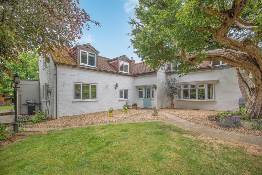 Property photo 3 of 27