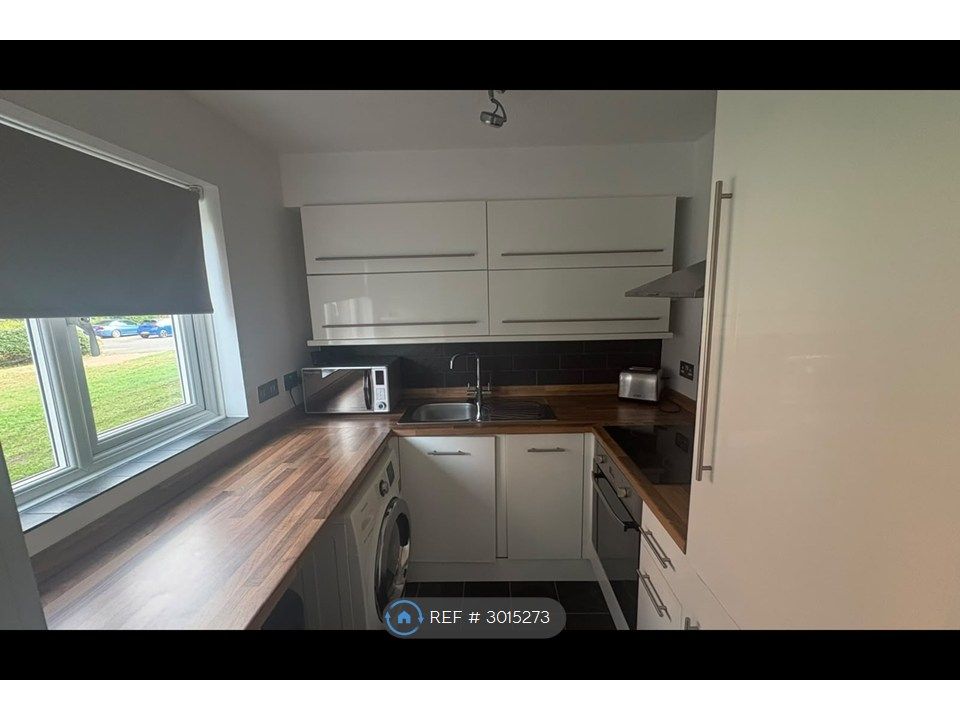 Property photo 3 of 10 Kitchen With Modern Appliances Included