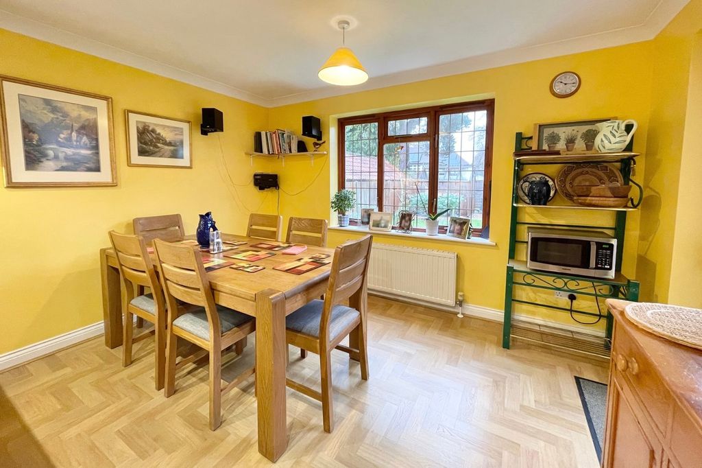 Property photo 3 of 25