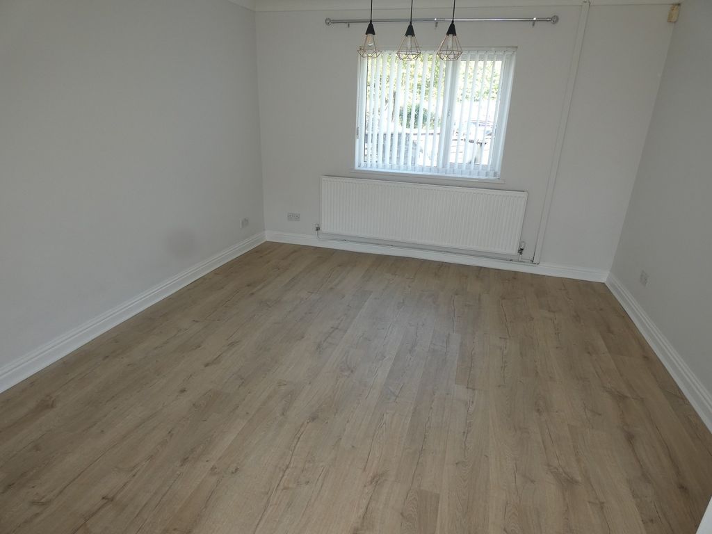 Property photo 3 of 9 Dining Room