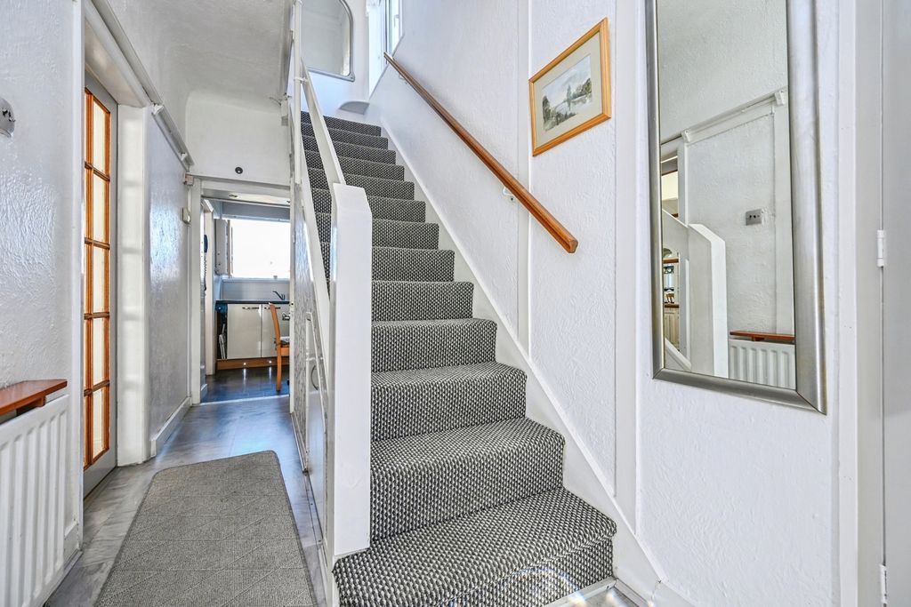 Property photo 2 of 18 Pbox-Img.Jpg