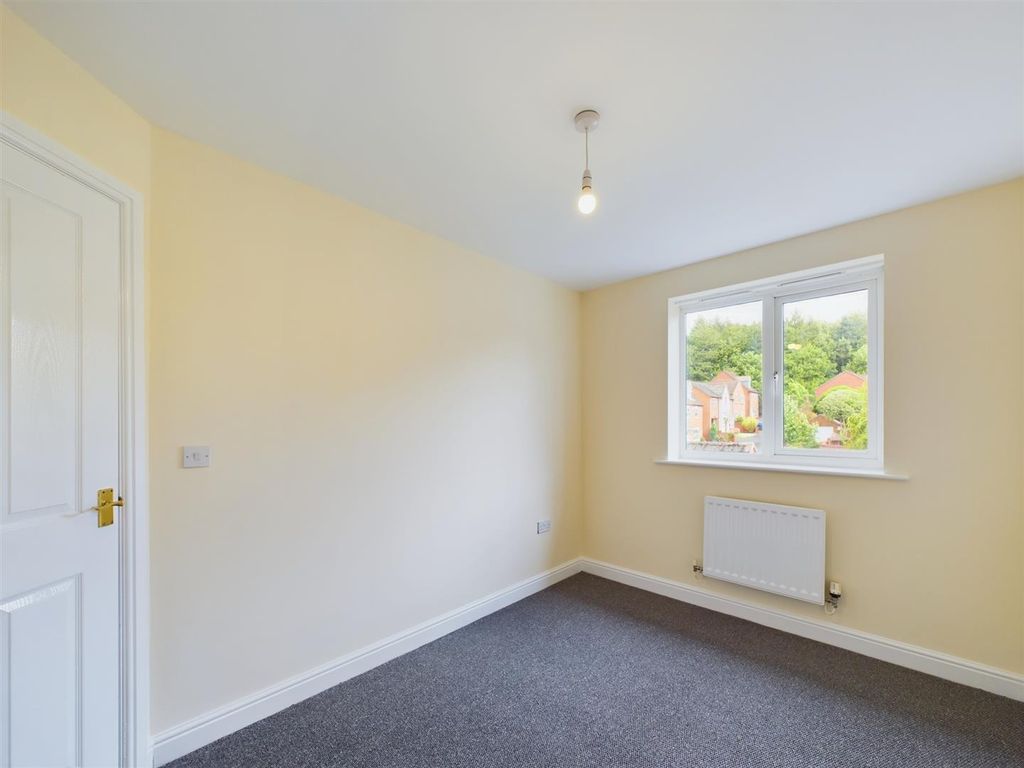 Property photo 2 of 16 Bedroom