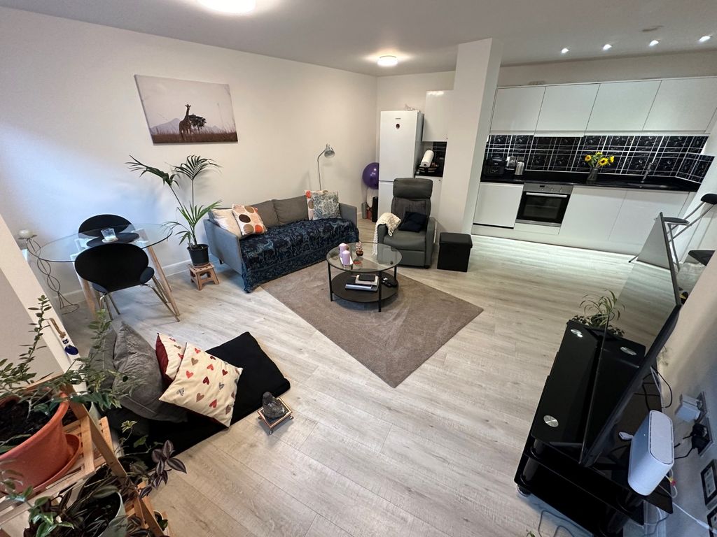 Property photo 2 of 9 3595725