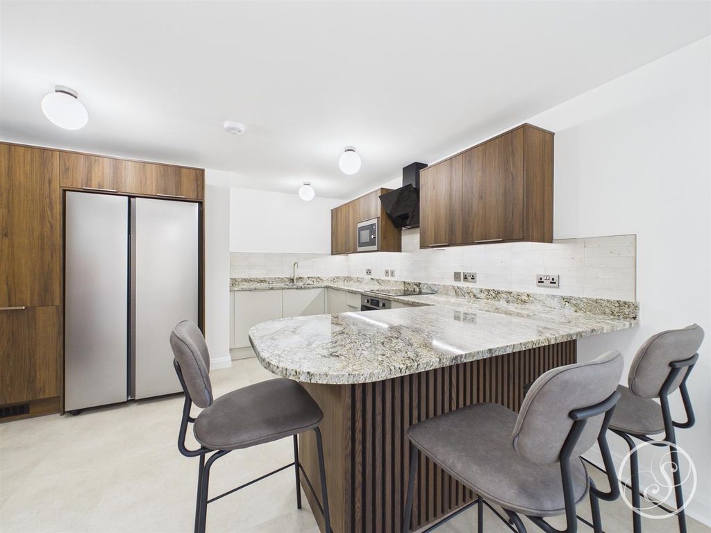 Property photo 1 of 28 Cam02071G0-Pr0877-Still010.Jpg