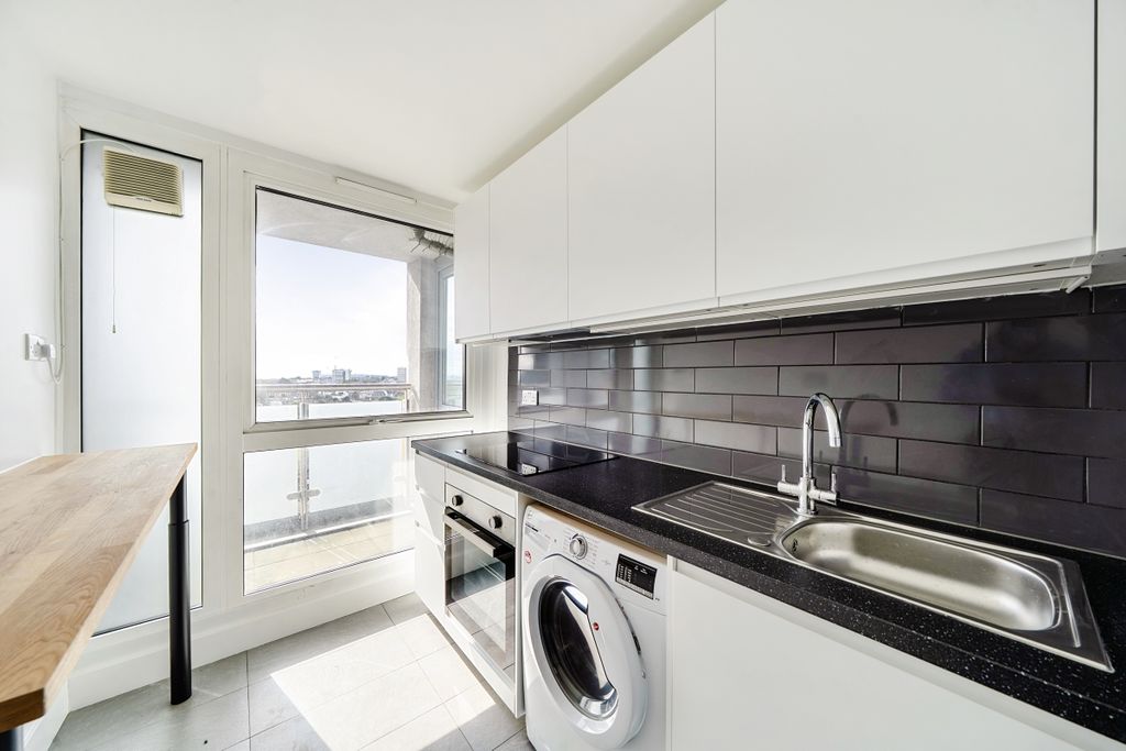 Property photo 2 of 8 1522924  (7)