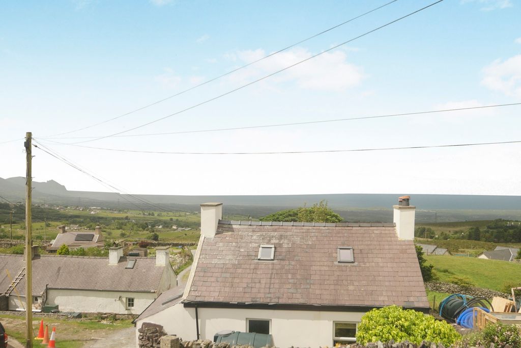 Property photo 1 of 16 Pbox-Img.Jpg