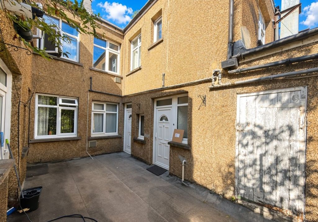 Property photo 1 of 1