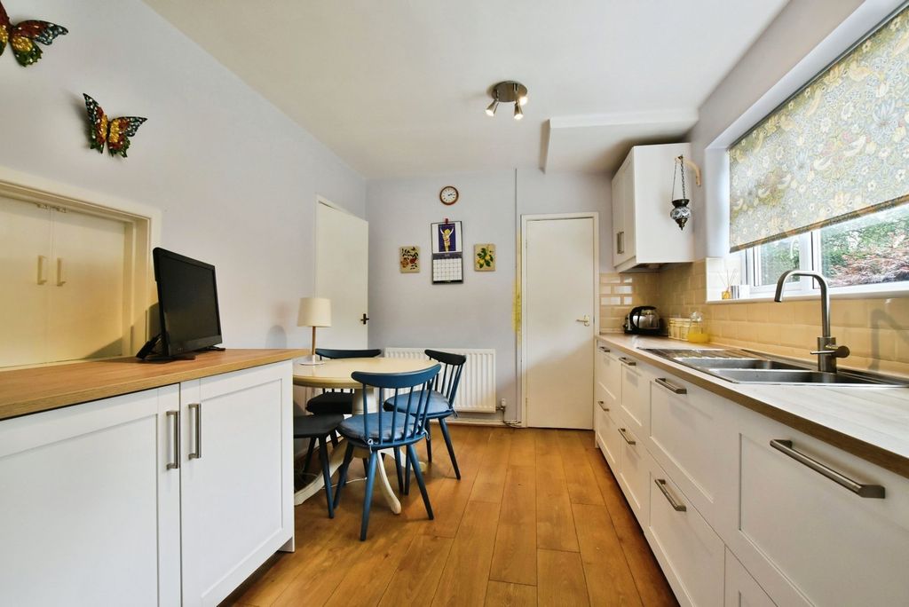 Property photo 3 of 13 Kitchen