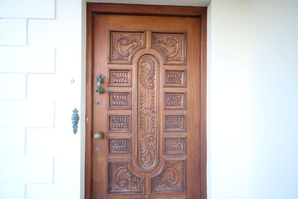 Property photo 2 of 39