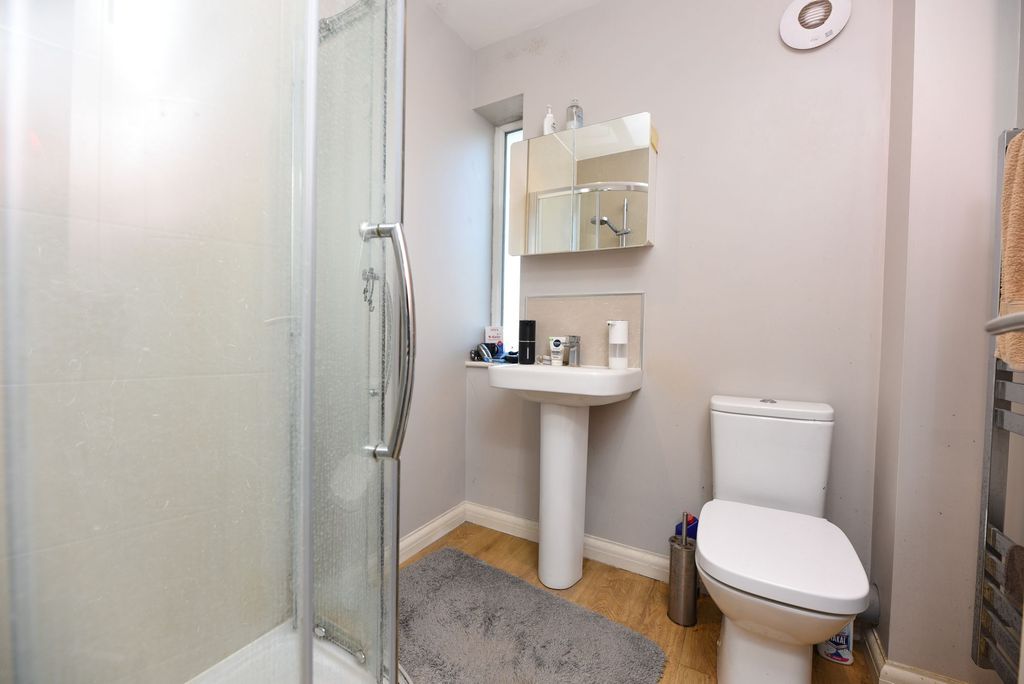 2 bed flat for saleBrookside, Huntingdon PE29 photo 4