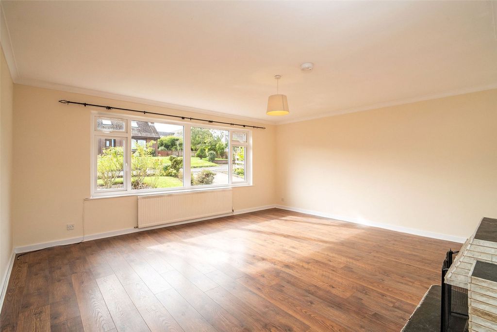 Property photo 3 of 36 Sitting Room