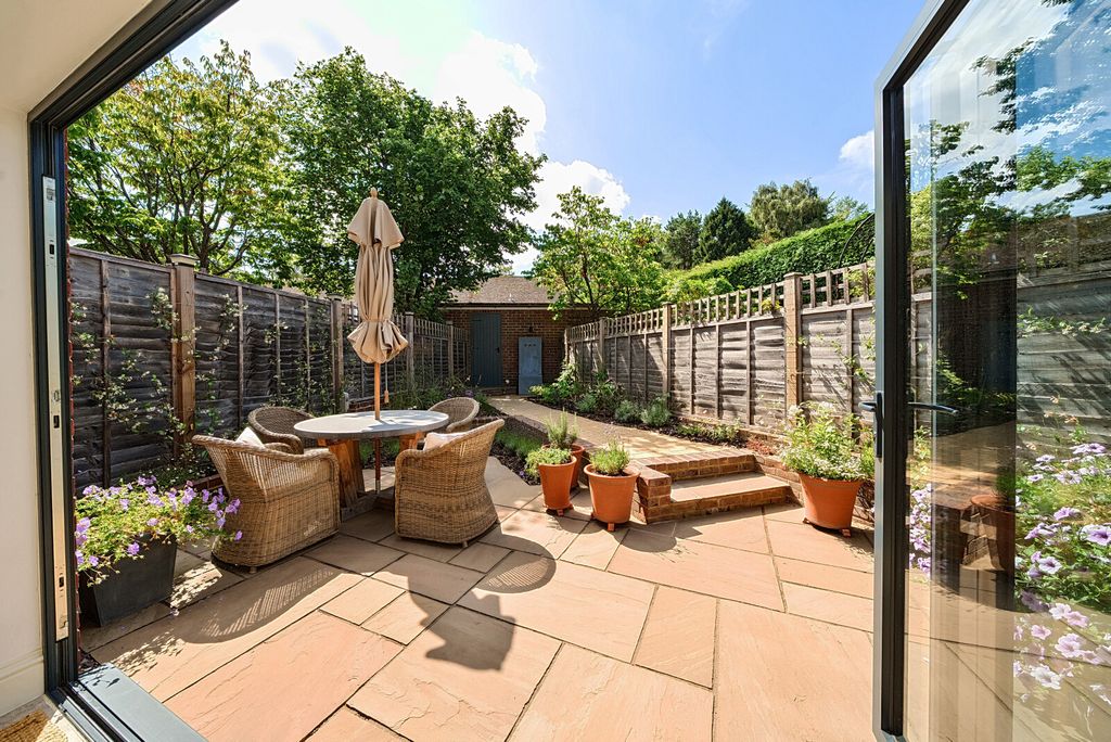 Property photo 2 of 18 1328572-4-687A280...