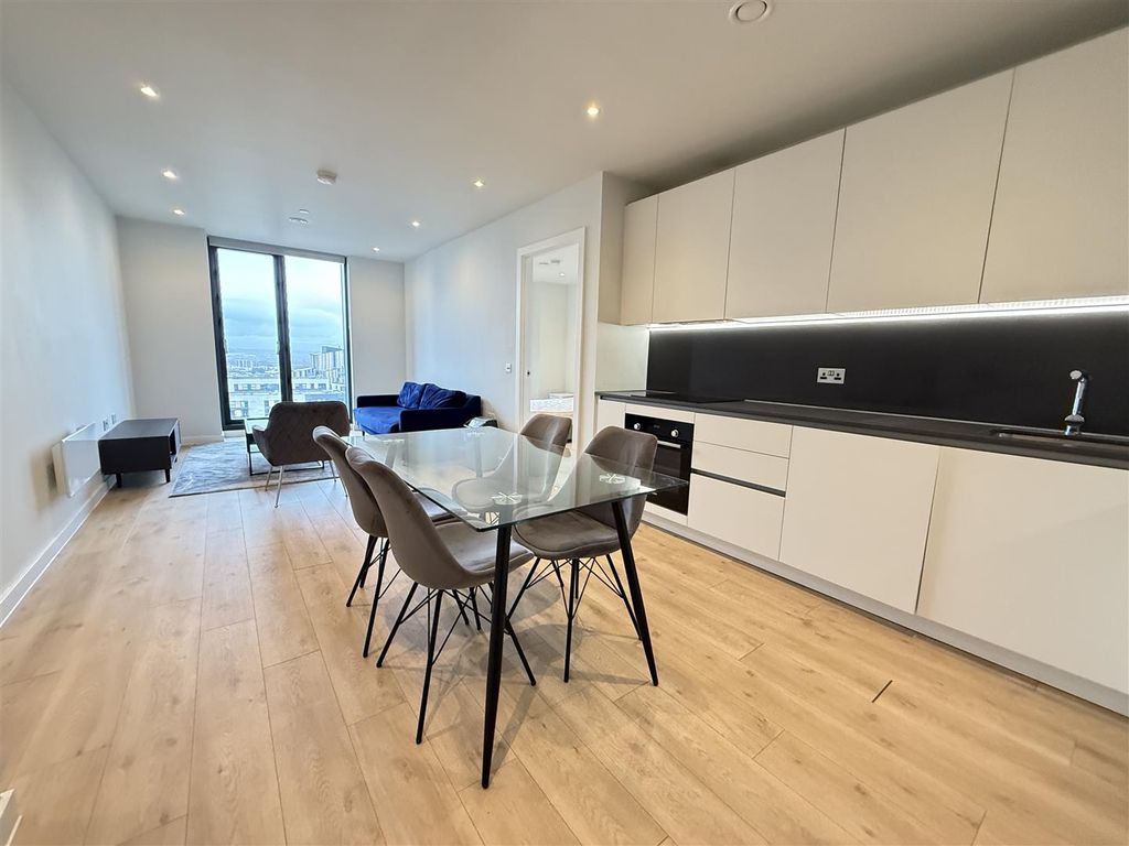 Property photo 3 of 24