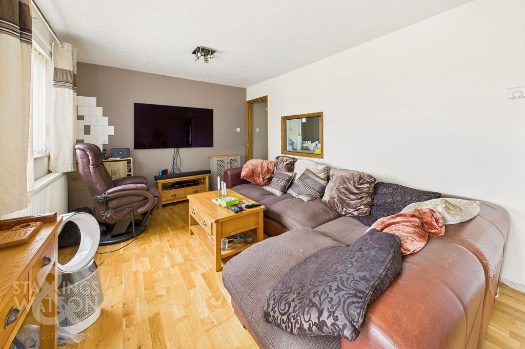 Property photo 3 of 13