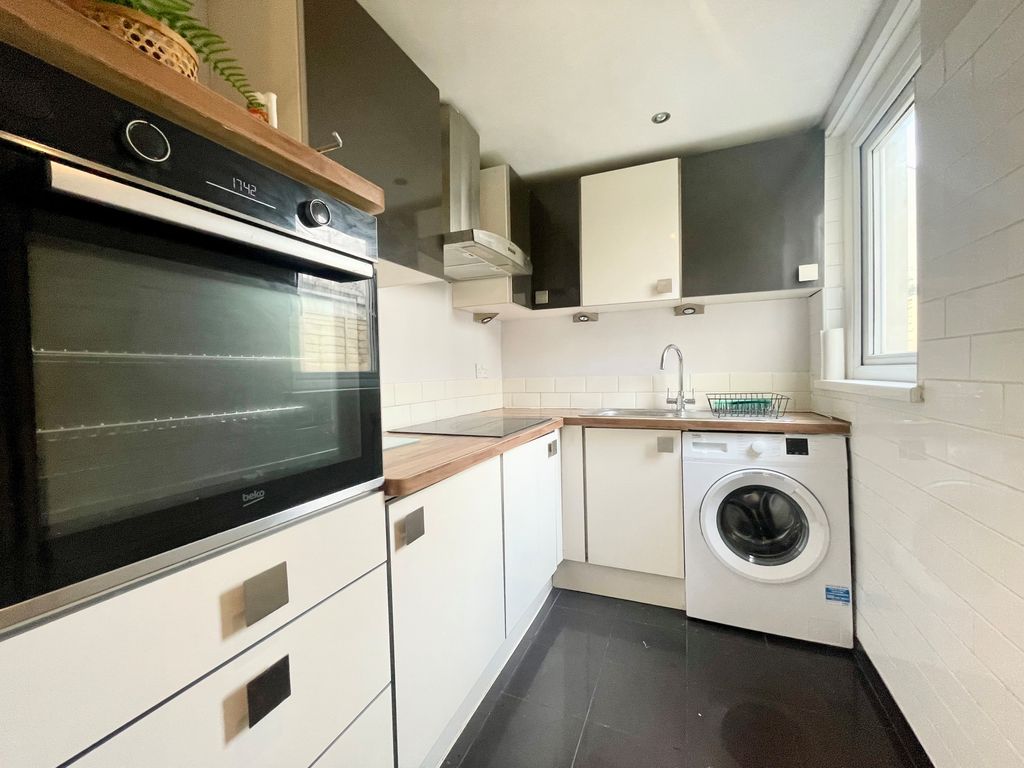 Property photo 3 of 10 Exterior