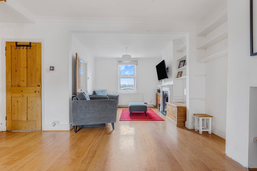 Property photo 3 of 12