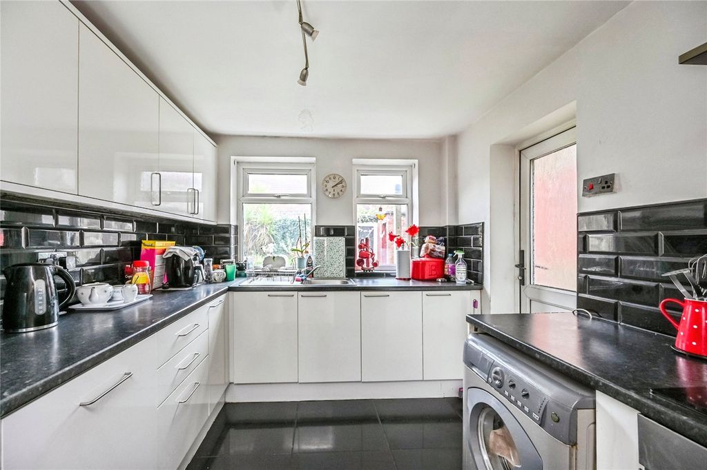 Property photo 2 of 16 Picture No. 01