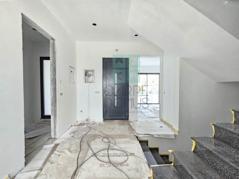 Property photo 3 of 42