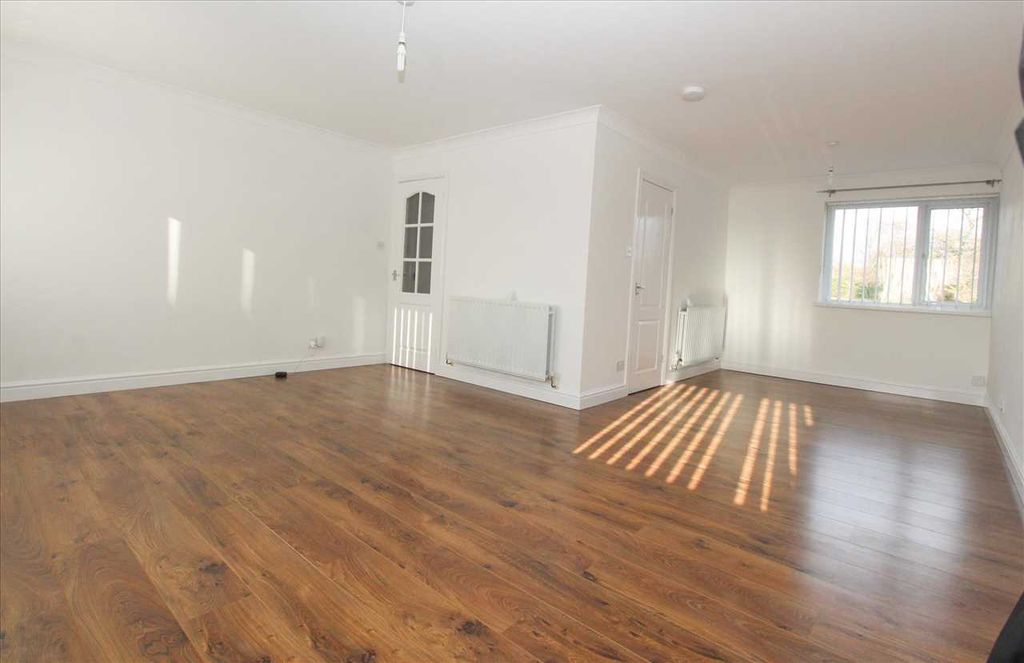Property photo 3 of 10 Living Room
