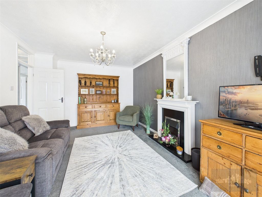 Property photo 2 of 13 Picture 2