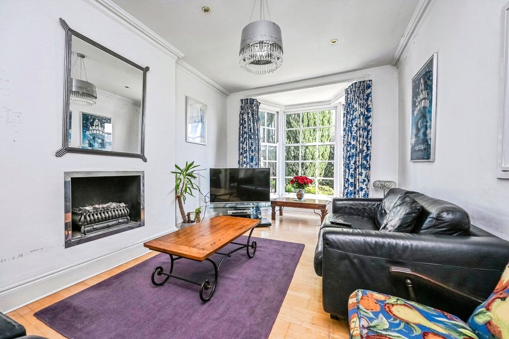 Property photo 3 of 17 Photo