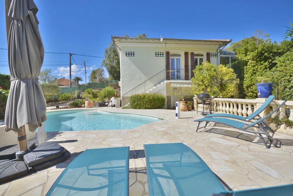 Property photo 2 of 18