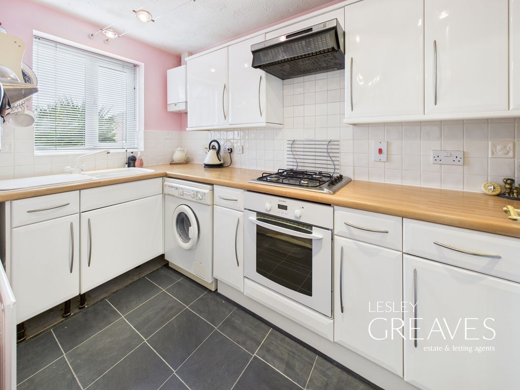 Property photo 2 of 17 Kitchen