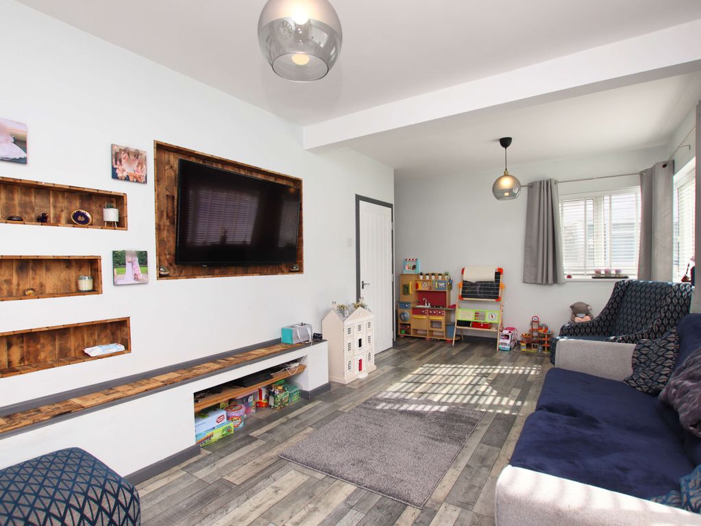 Property photo 2 of 21