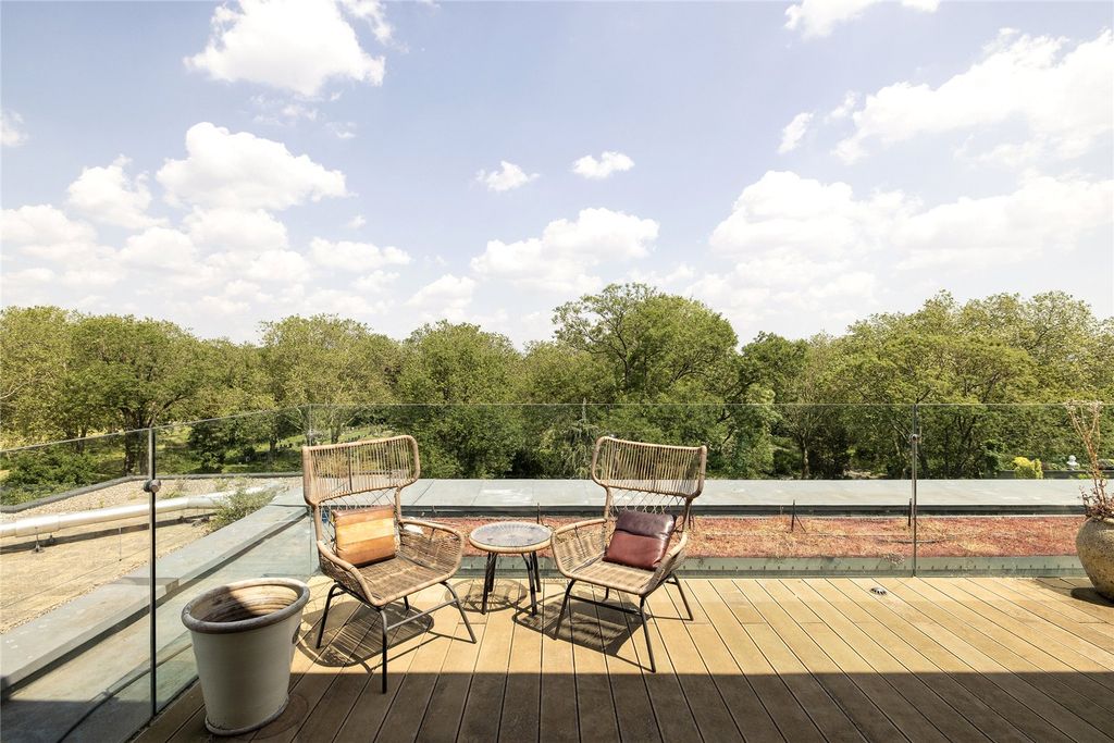 Property photo 2 of 8 Picture No. 03