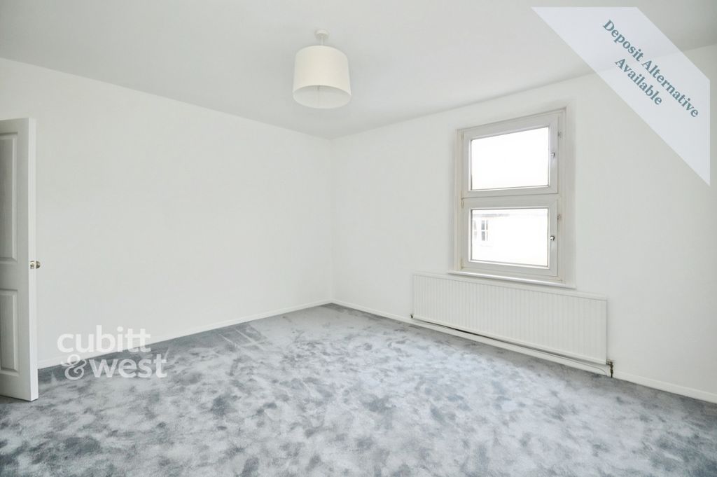 Property photo 3 of 12 Bedroom