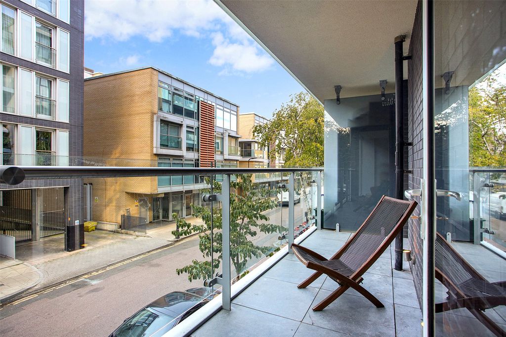 Property photo 2 of 34 Picture No. 52