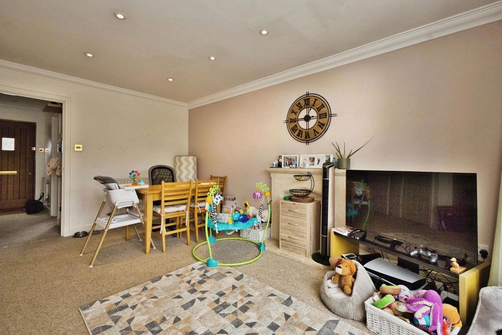 Property photo 3 of 15 Pbox-Img.Jpg