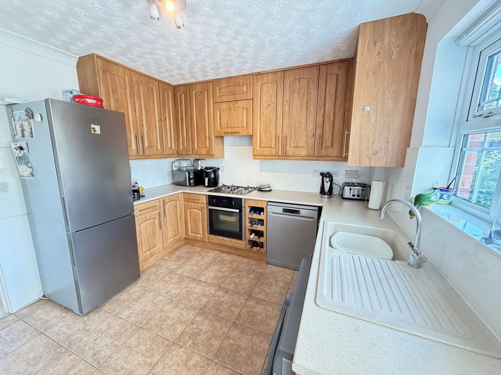 Property photo 3 of 24