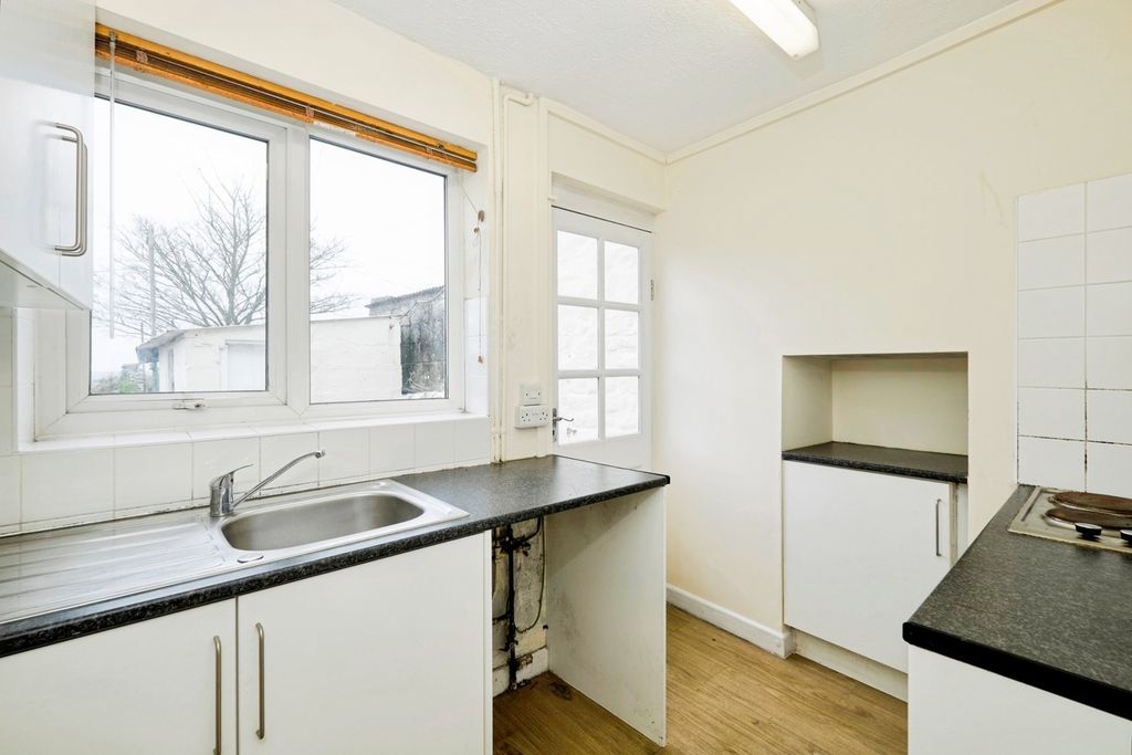 Property photo 3 of 9 Pbox-Img.Jpg