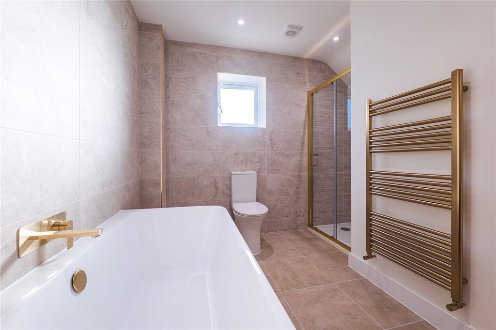 Property photo 3 of 8 Bathroom