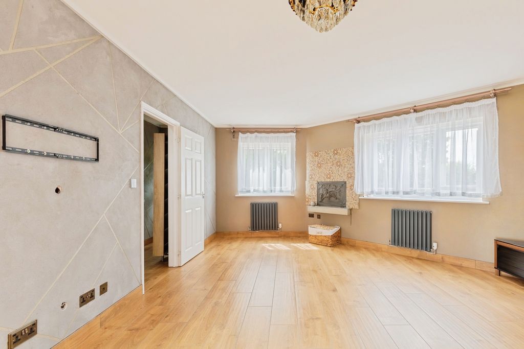 Property photo 3 of 22 Pbox-Img.Jpg