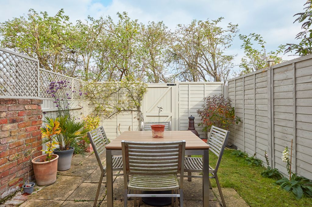 Property photo 3 of 11