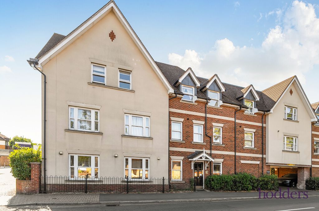 Property photo 2 of 22 4110419c-Ceff-4F8...